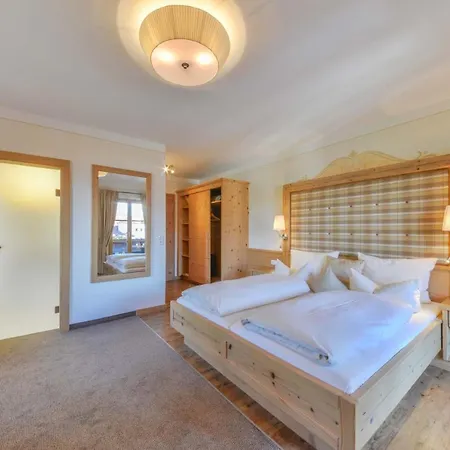 Posthotel Hofherr فندق 4*