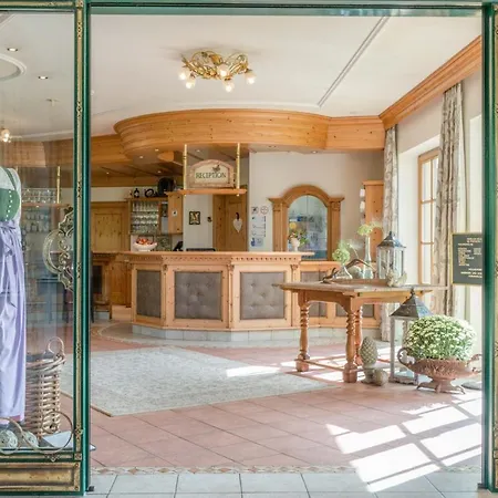 מלון Posthotel Hofherr 4*